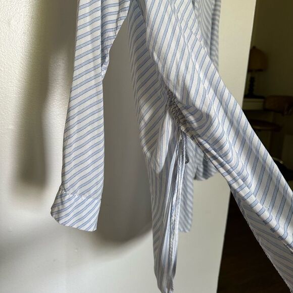 H&M Button Up Top - Picture 5 of 5